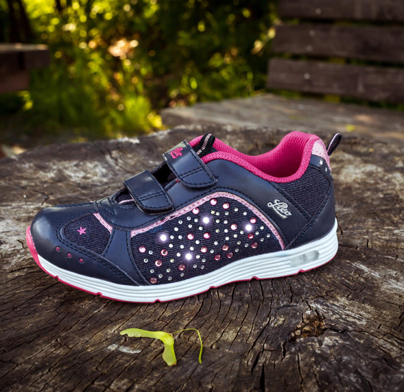 LICO Shine V Blinky – leuchtender Mädchenschuh mit Klettverschluss und Blinksohle LICO Shine V Blinky Mädchenschuh in Marine und Pink mit Glitzerpunkten, blinkender LED-Sohle und Klettverschluss – sportlicher Freizeitschuh für Schule und Spielplatz